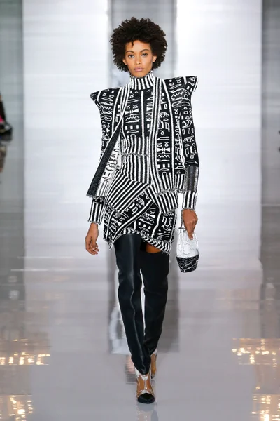 Look 24